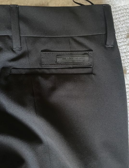 Pantaloni negri Prada