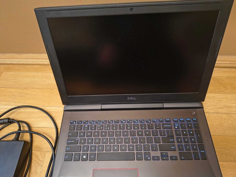 Vând Laptop gaming Dell G5 5587 - 15.6" FHD 120Hz Nvidia GTX 1060 6Gb