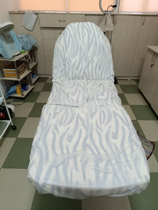 Продам косметологическую кушетку