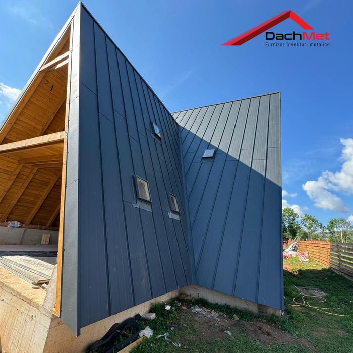 Vând cabane cu două dormitoare baie bucătărie și living