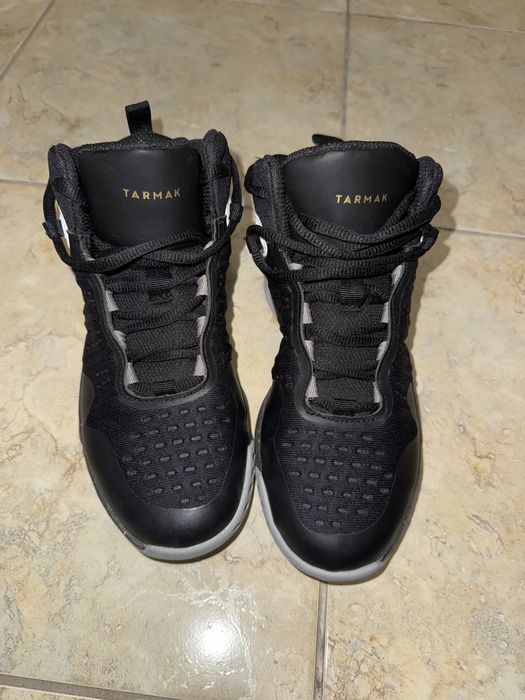 Vand   adidasi de baschet pt copii Tarmak Nr : 32