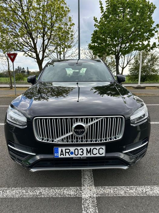Volvo XC 90 Stare bună, îngrijită și întreținută cu reviziile facute la timp .
