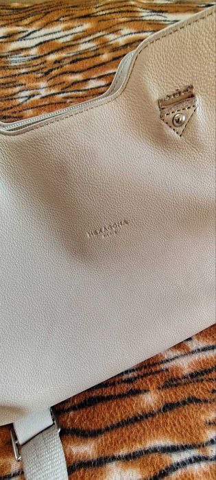 Продавам дамски чанти естествена кожа