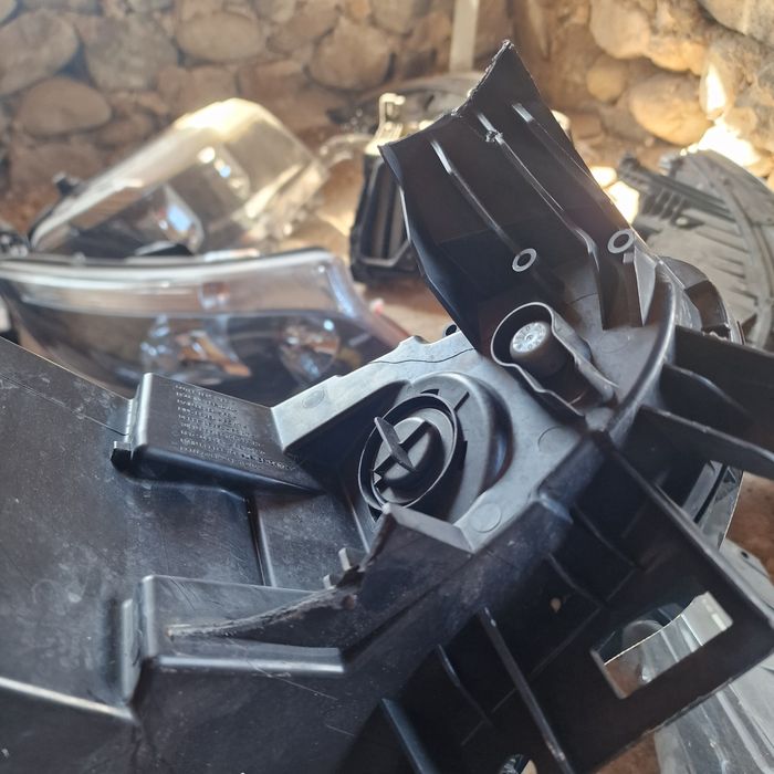 Fiat Tipo 2020 ляв фар