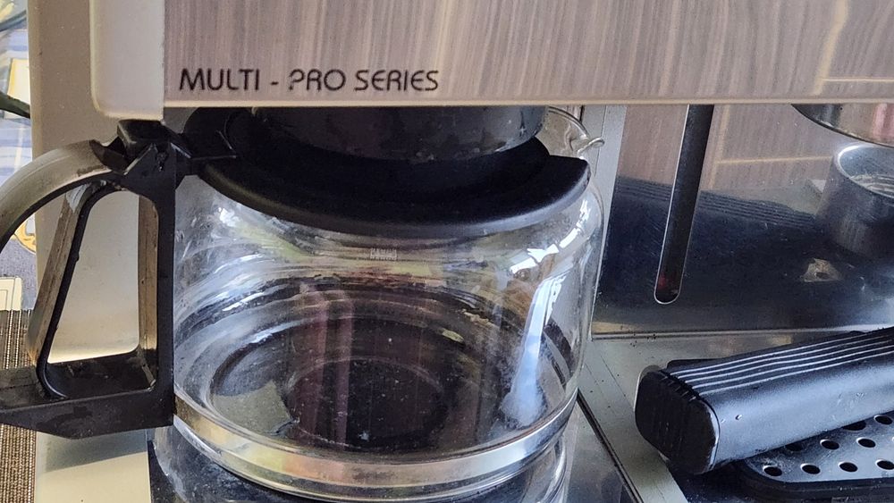 Полу-професионална  кафе машина Бриел