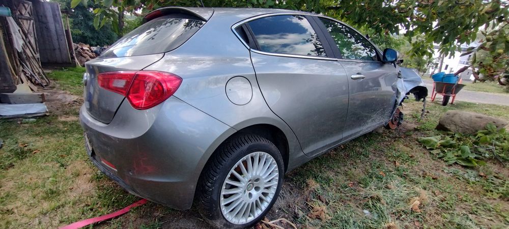 Dezmembrez  Alfa Romeo Giulietta 1.6 mjet2