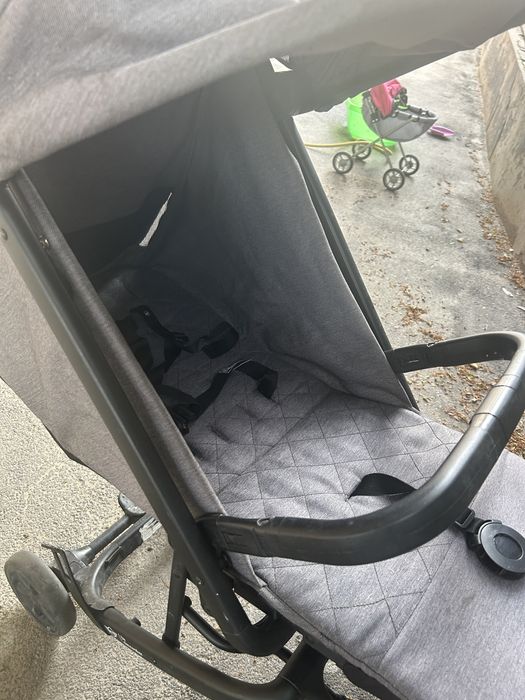 Срочно продам коляску easy walker