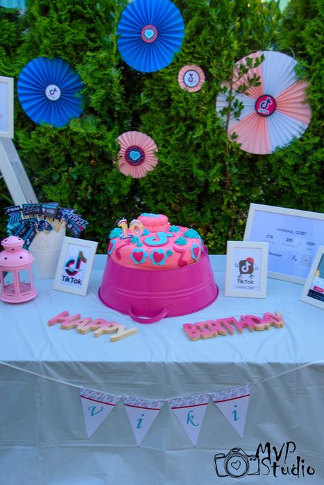 Декорация за Рожден Ден Tik Tok