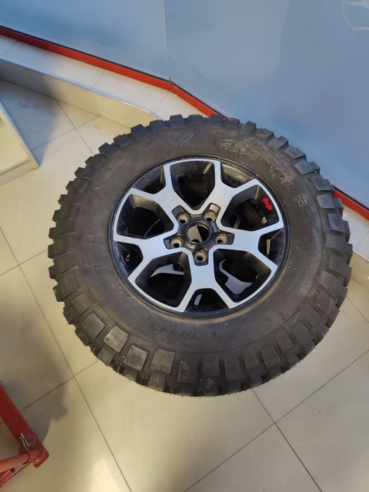 Гуми с джанти 255/75/17 Wrangler JL