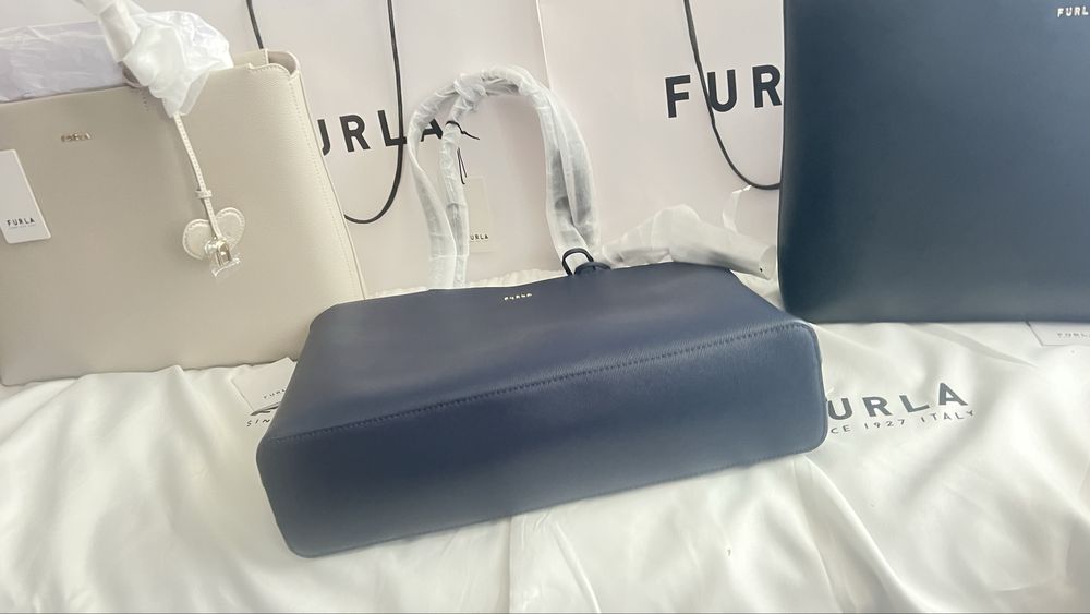 Furla Delia Nero Tabacco Blue.100% оригинал със сериен номер етикети,care instructions, dust bag подаръчен плик Furla,всичко от до.L размер