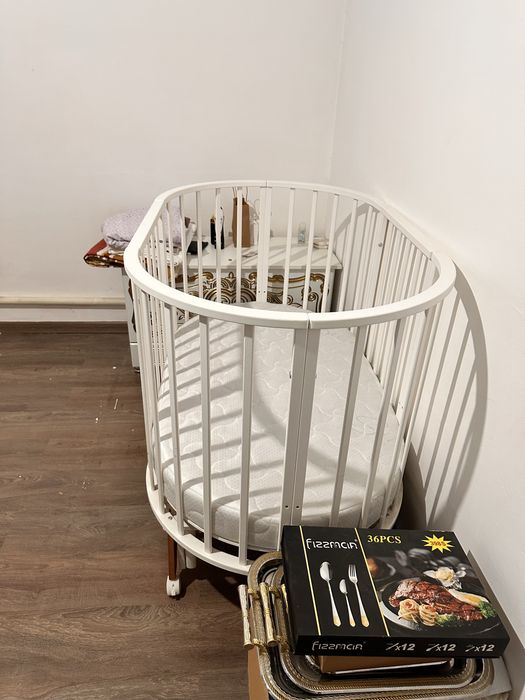 Манеж-кровать, с маятником