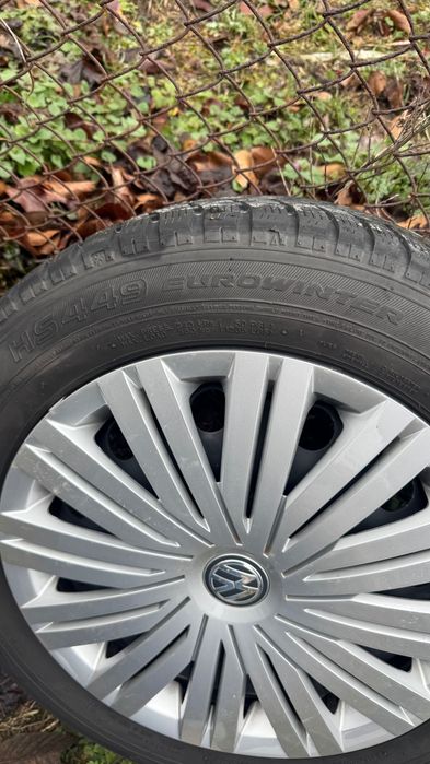 Зимни гуми + джанти + тасове VW polo