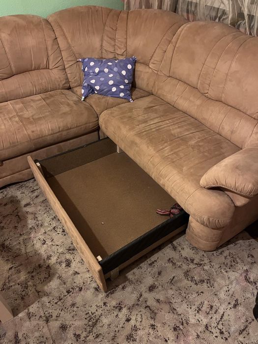 Продавам холна гарнитура