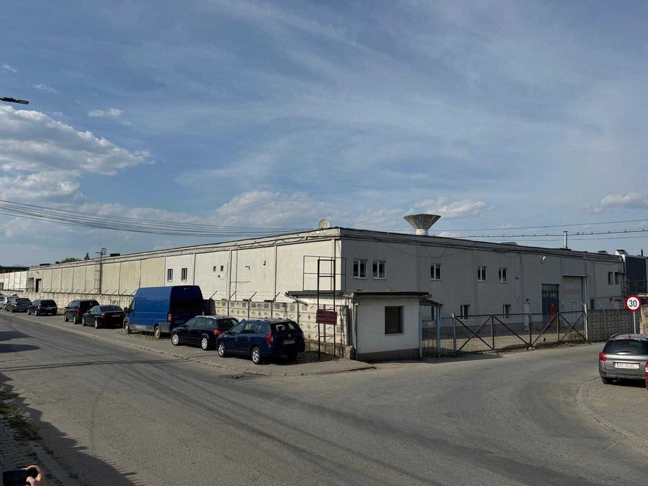 Inchiriez Hala de 2800 mp cu birouri, utilitati si acces tir