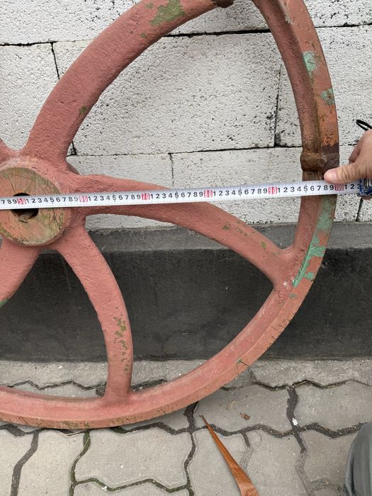 Большой промышленный шкив, маховик тяжёлый, для станка