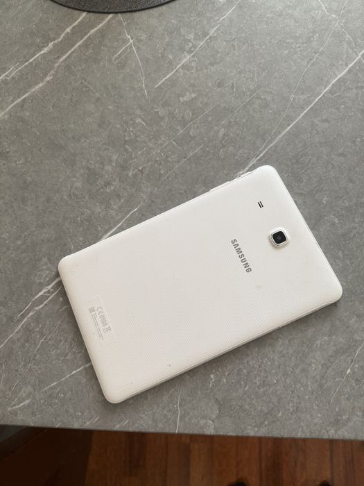Планшет samsung galaxy tab e