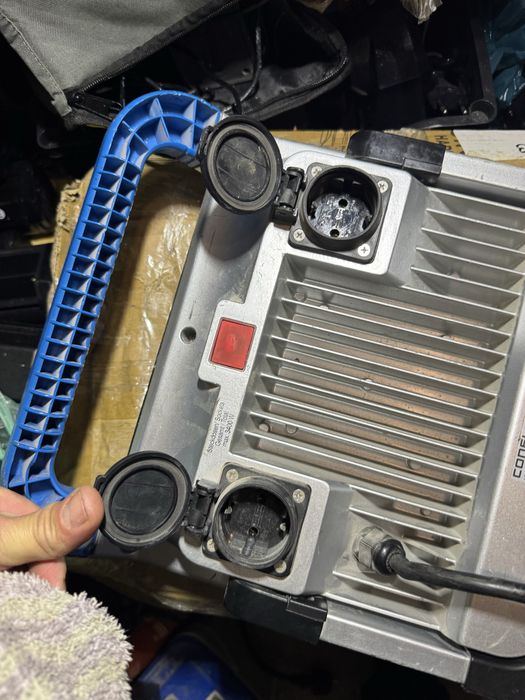 Proiector Conel 4000 lumeni