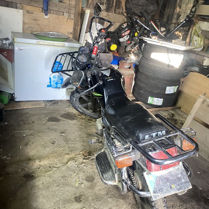 Продам мотоцикл 200 кубов