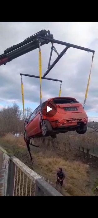 Servicii macara tractari auto