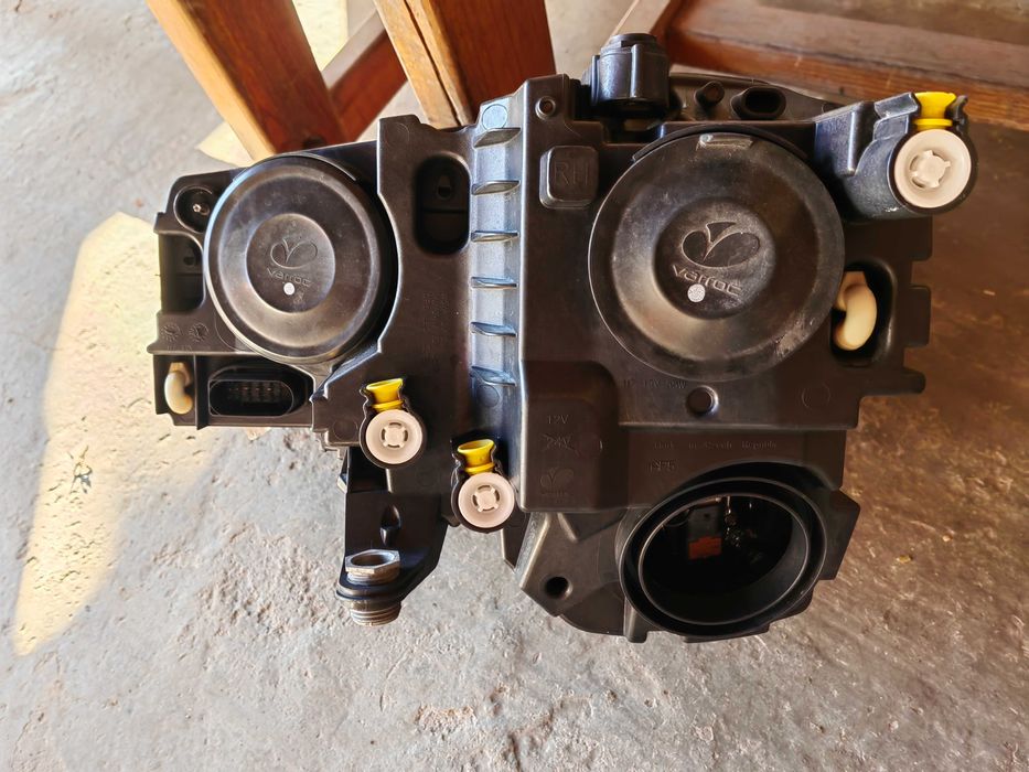 Фар Skoda Karoq H7 + LED десен / Фар Шкода Карок Оригинален