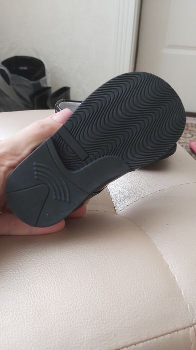 Продам нарядные туфли на мальчика