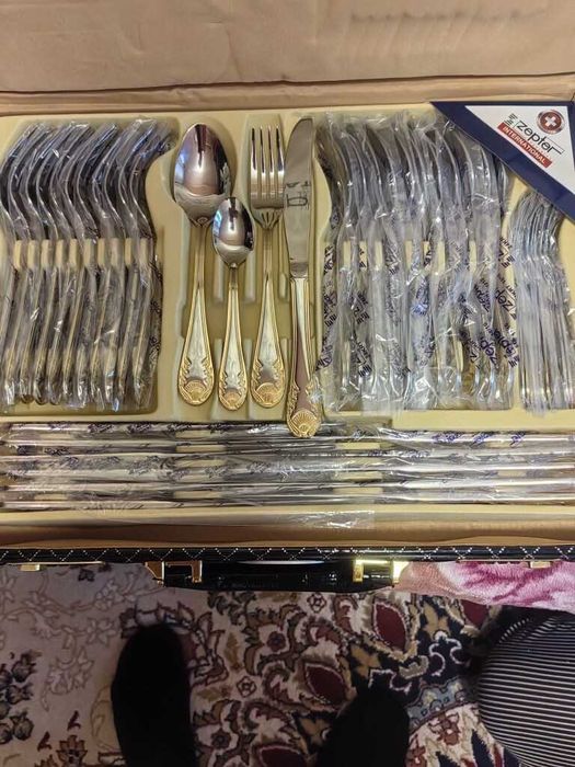 продам набор столовых приборов на 12 персон ZEPTER
