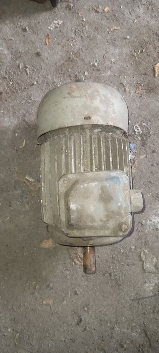 Продам электро двигатель.