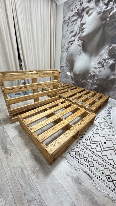 Кровать с матрацом б/у в стиле “Loft”