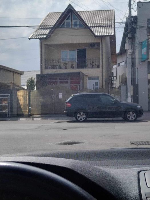 Proprietar casa de vânzare