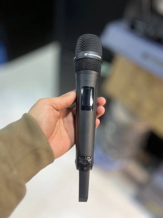 Микрофоны Shure проводные головные радио и кабеля и разьемы.