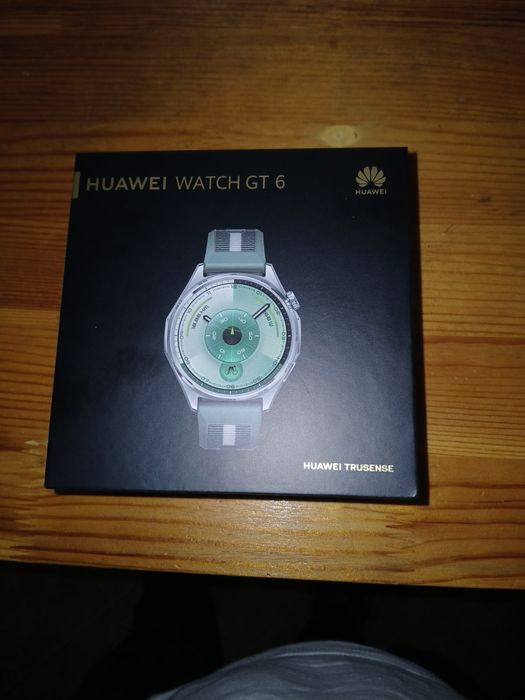 Смарт часовник чисто нов