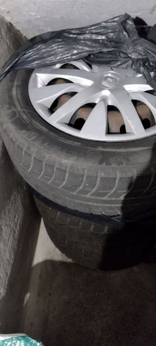 Roți cu cauciucuri de iarna