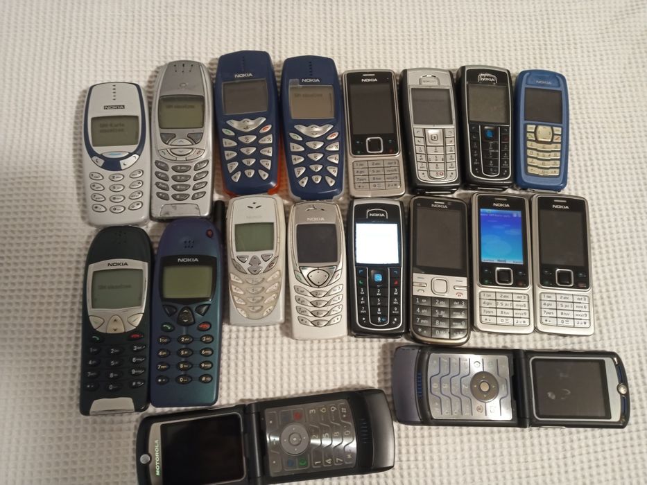 Lot de telefoane cu vechime