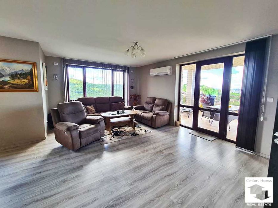 116070 Луксозна къща с 5 спални и панорамна гледка, с. Малки чифлик