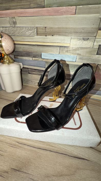 Токчета черни ysl