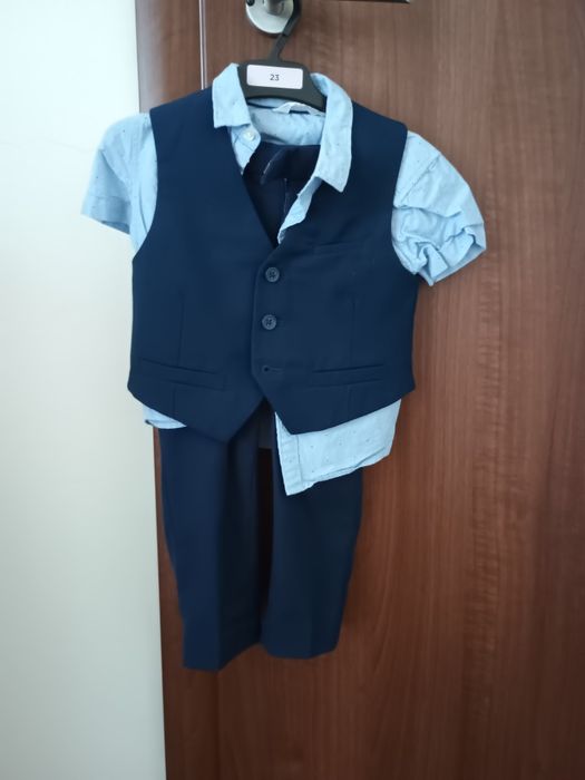 Vând costum 3 piese 98 cm