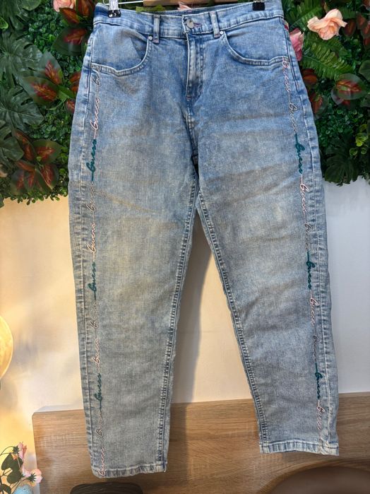 Дънки Guess с надпис