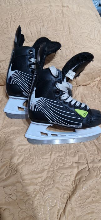 Продам коньки детские