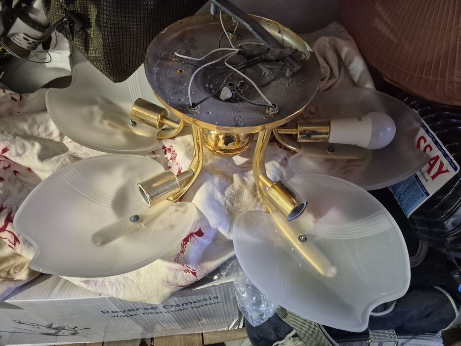 Продаётся люстра