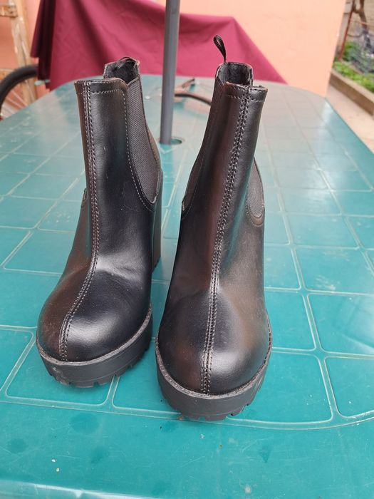 Botine/ ghete negre noi