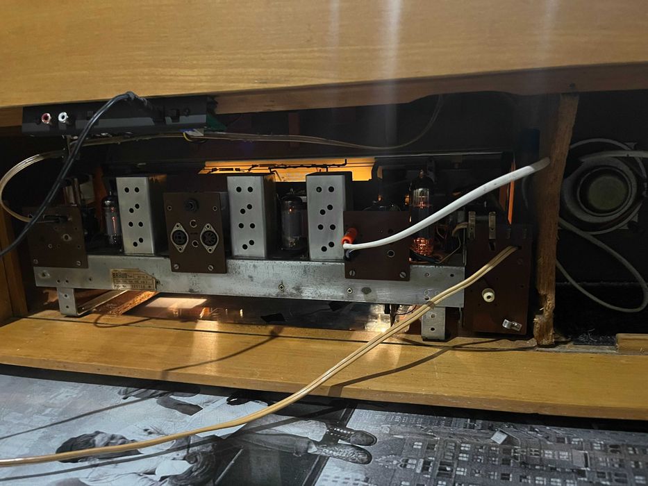 Braun  PKG  5-81  radio/pickup  stereo  pe   lampi