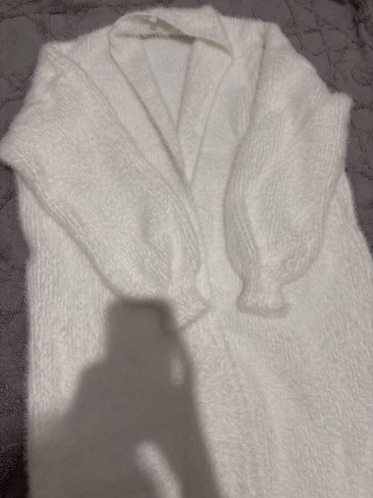 Киімдер сатылады