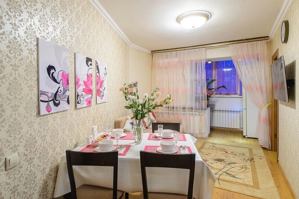 Посуточно трехкомнатная Шевченко 75