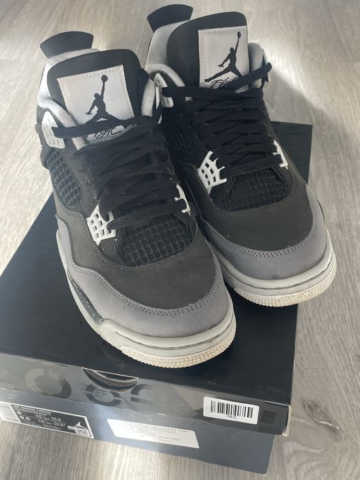 NIKE AIR Jordan 4 Retro