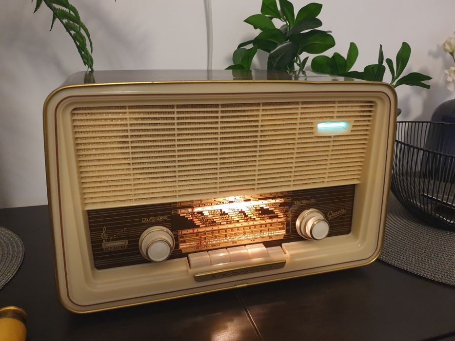 Graetz Komtess 811 Radio Lampi