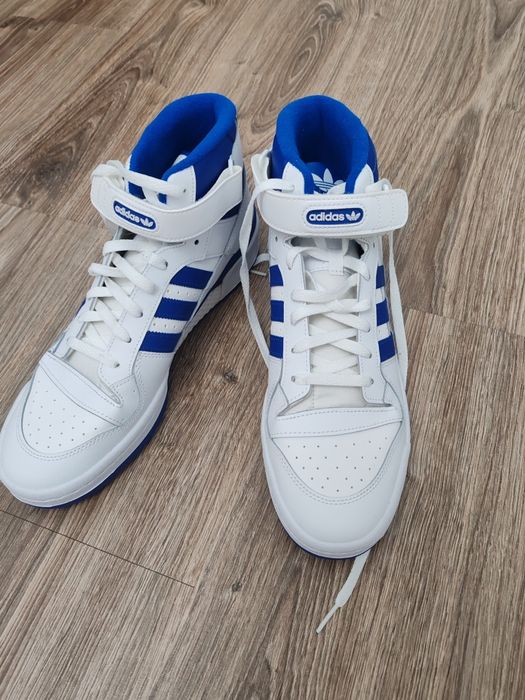 Кроссовки Адидас