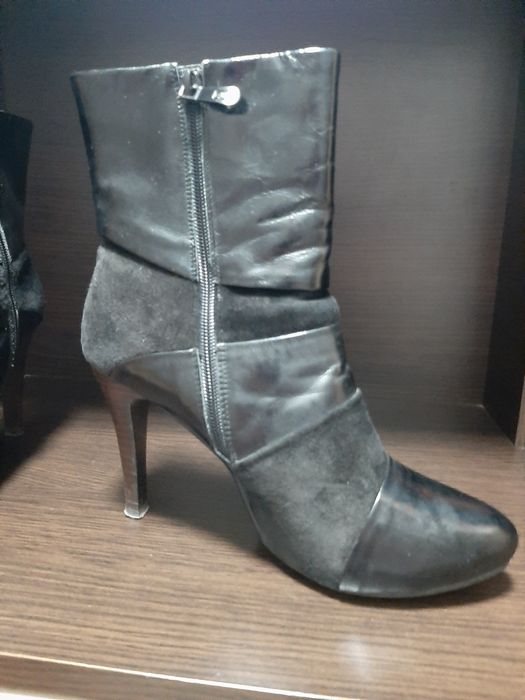 Продам женские  сапоги