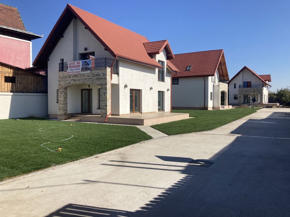 Complex de 5 case central langa primarie Magurele sau schimb.