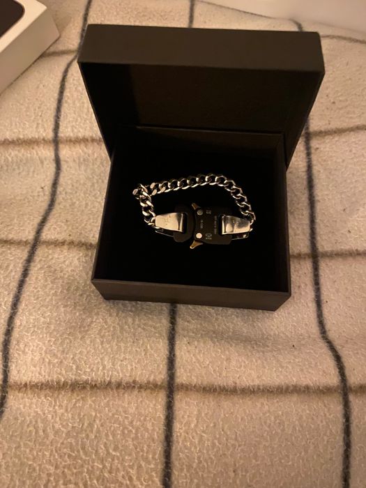 1017ALYX9SM единствен на ОЛХ