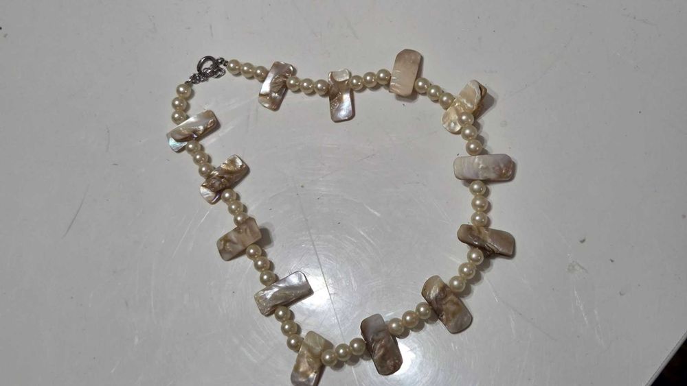 Colier vintage din perle si sidef